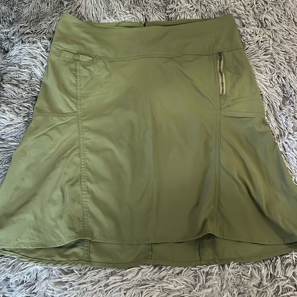 Olive green army skirt 10 casual sporty tech stretch mid rise midi Royal Robbins - Picture 1 of 6